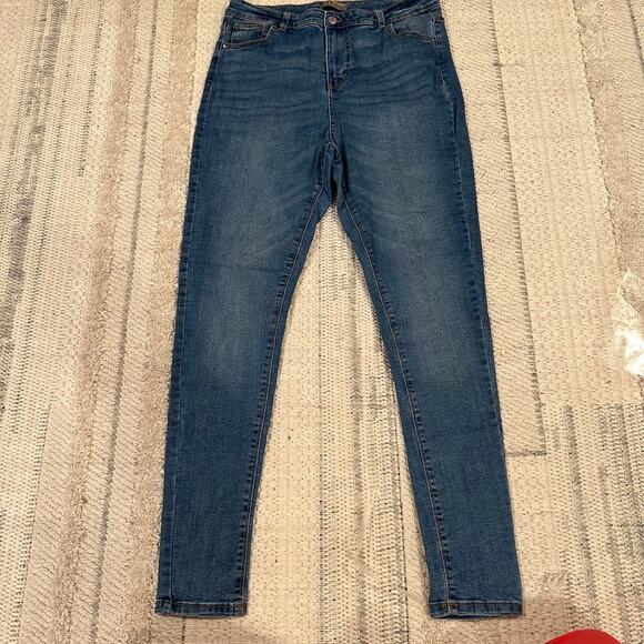 DENIM Co. Women's Skinny Jeans Size 14 In Medium Wash - Picture 1 of 9